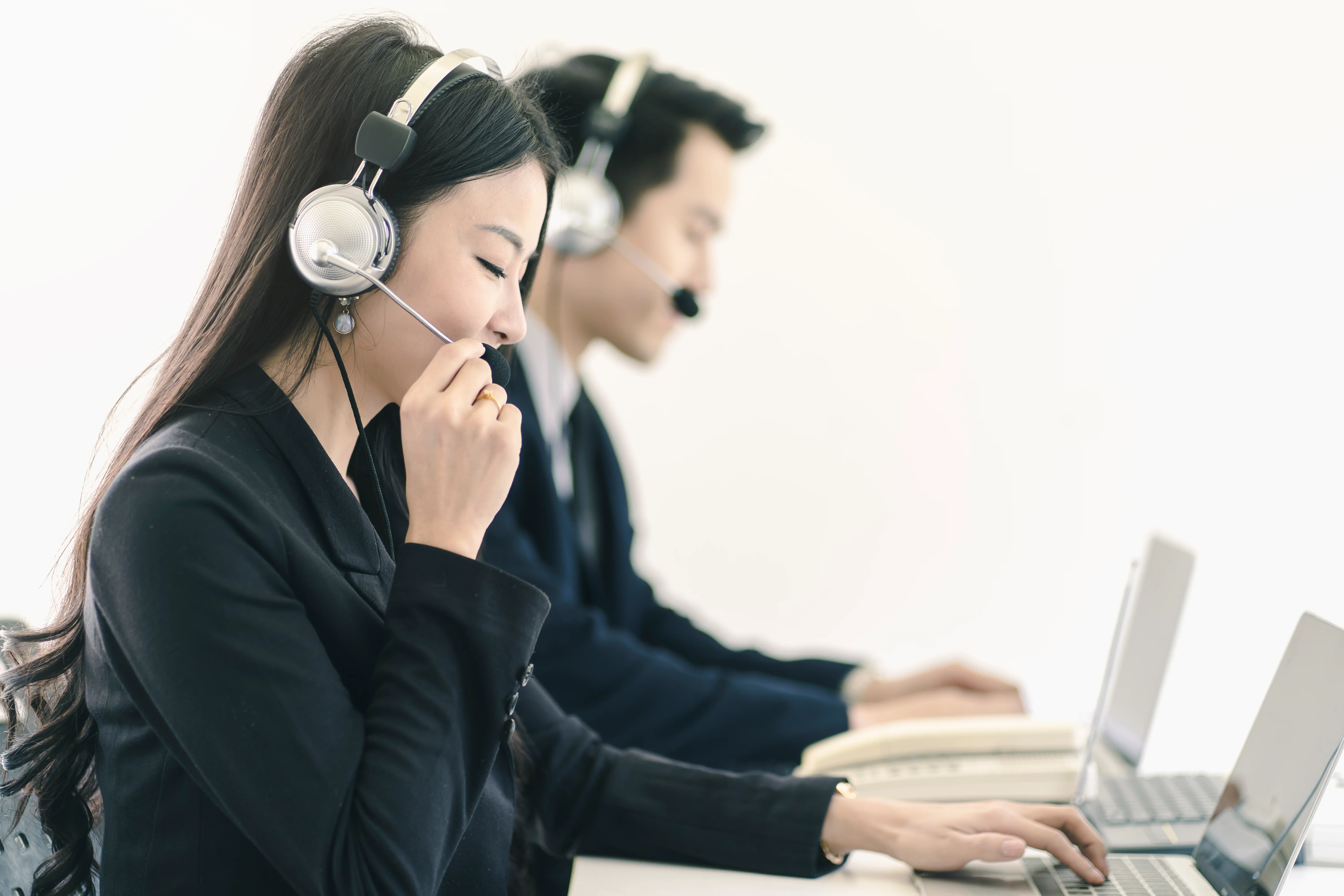 Call Center Outsourcing: Solusi Biaya Efektif